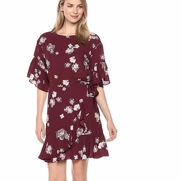 Lark & Ro Dresses & Skirts - Minimally worn Lark & Ro Martin floral wrap dress